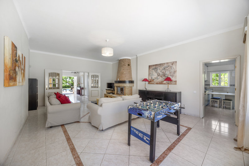 Large 8 Bedroom Villa Near Vilamoura