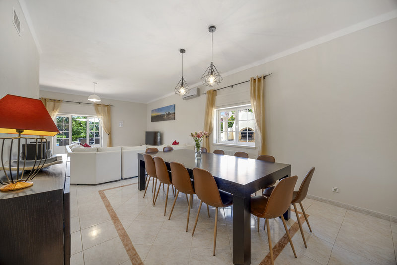 Large 8 Bedroom Villa Near Vilamoura