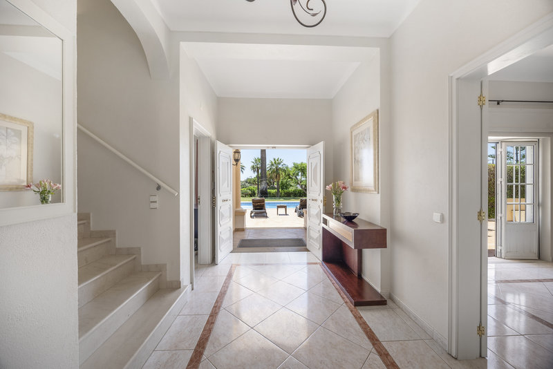 Large 8 Bedroom Villa Near Vilamoura