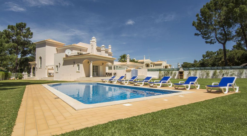 Large 8 Bedroom Villa in Vilamoura 