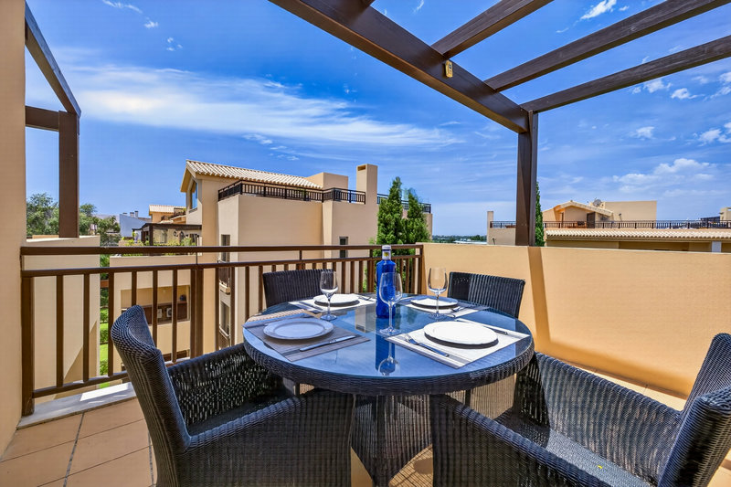 Luxury 3 Bedroom Apartment with Private Rooftop Terrace & Jacuzzi