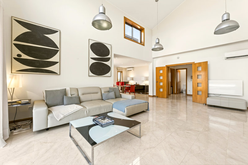 Luxury 3 Bedroom Apartment with Private Rooftop Terrace & Jacuzzi