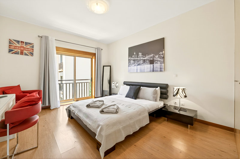 Luxury 3 Bedroom Apartment with Private Rooftop Terrace & Jacuzzi