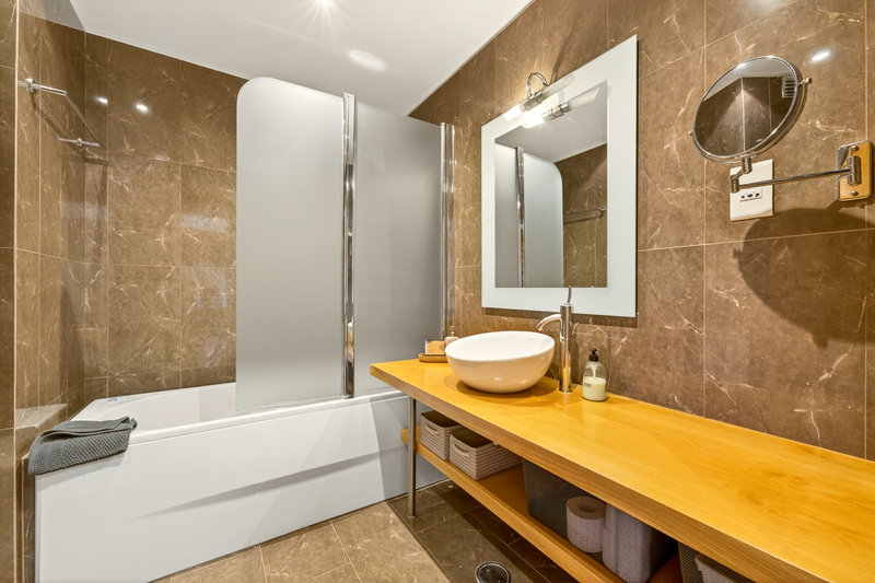 Luxury 3 Bedroom Apartment with Private Rooftop Terrace & Jacuzzi