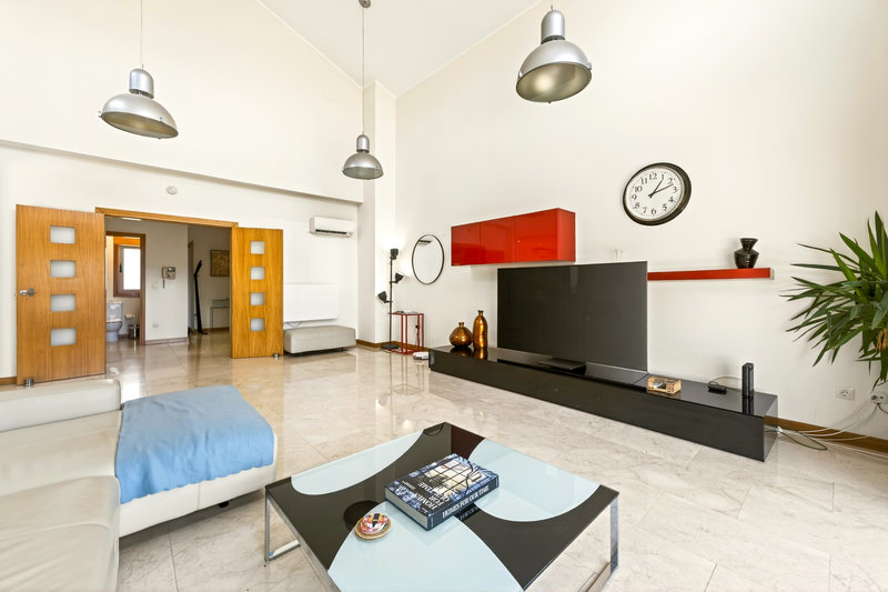 Luxury 3 Bedroom Apartment with Private Rooftop Terrace & Jacuzzi
