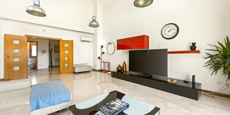 Bright Open Plan Lounge Vilamoura Portugal