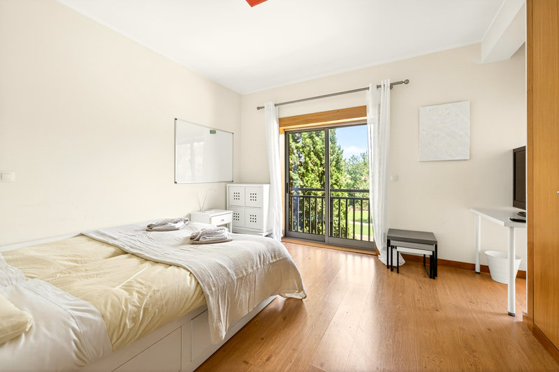 Luxury 3 Bedroom Apartment with Private Rooftop Terrace & Jacuzzi