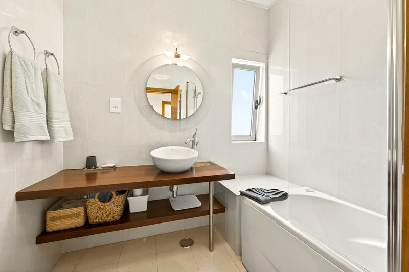Luxury 3 Bedroom Apartment with Private Rooftop Terrace & Jacuzzi