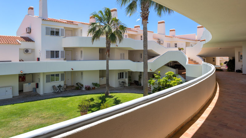 Luxury Apartment in Vale do Lobo with Pool Views