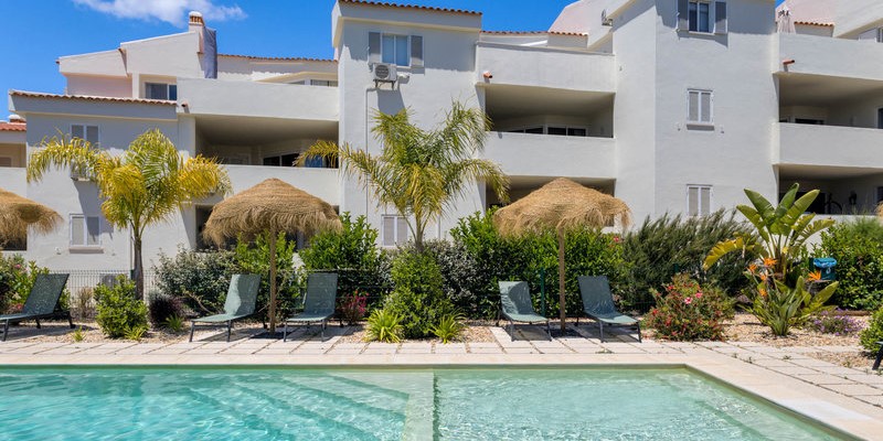 Vale Do Lobo Apartment Rental With Pool