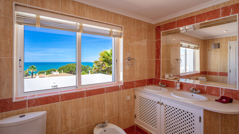 Sea View Villa in Vale do Lobo with Private Pool
