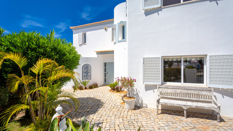 Sea View Villa in Vale do Lobo with Private Pool