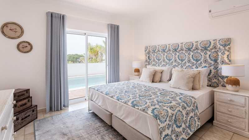 Sea View Villa in Vale do Lobo with Private Pool