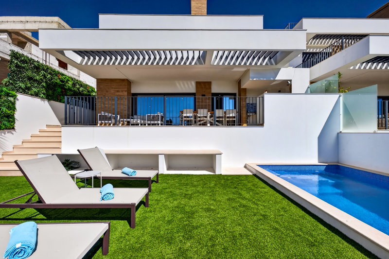 4 Bedroom Villa with Private Pool, Games Room & Putting Green