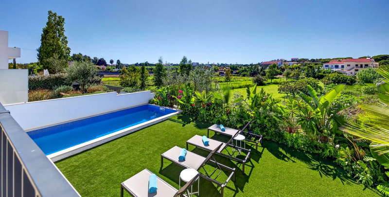 4 Bedroom Villa with Private Pool, Games Room & Putting Green