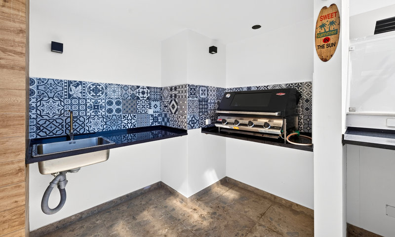 4 Bedroom Villa with Private Pool, Games Room & Putting Green