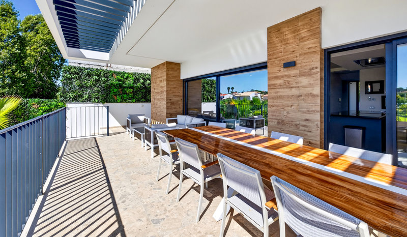 4 Bedroom Villa with Private Pool, Games Room & Putting Green