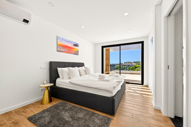 4 Bedroom Villa with Private Pool, Games Room & Putting Green