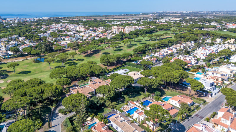 3 Bedroom Villa with Private Pool in Vilamoura