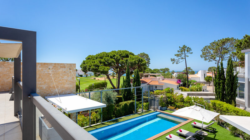 Luxury 4 Bedroom Villa — Pool, Cinema Room & Sea Views