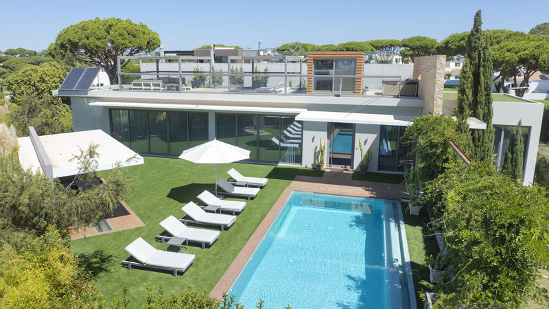 Luxury 4 Bedroom Villa — Pool, Cinema Room & Sea Views