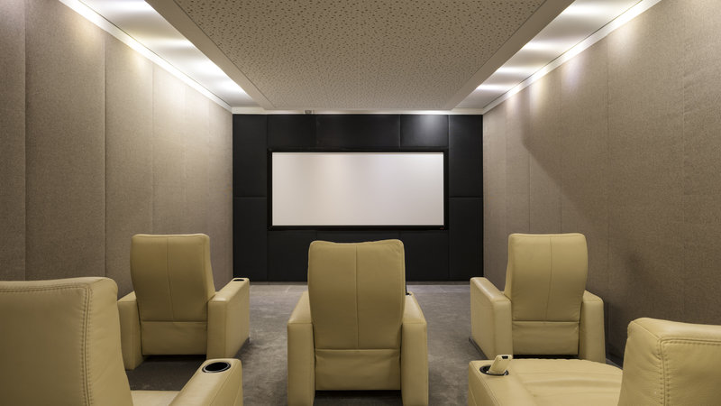 Luxury 4 Bedroom Villa — Pool, Cinema Room & Sea Views