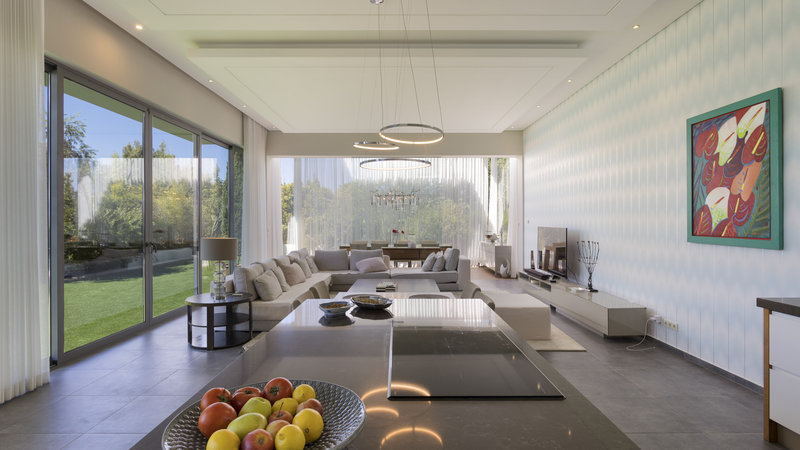 Luxury 4 Bedroom Villa — Pool, Cinema Room & Sea Views