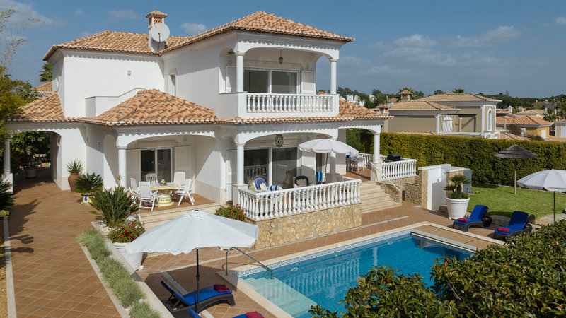 Spacious 4 Bedroom Villa with Private Pool