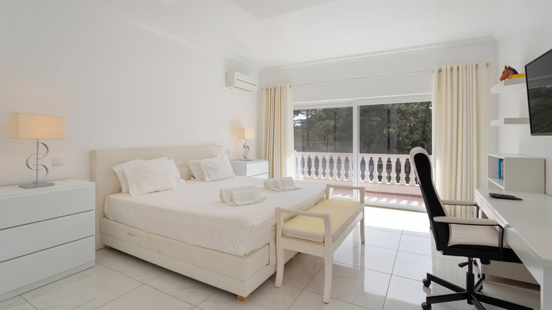 Spacious 4 Bedroom Villa with Private Pool