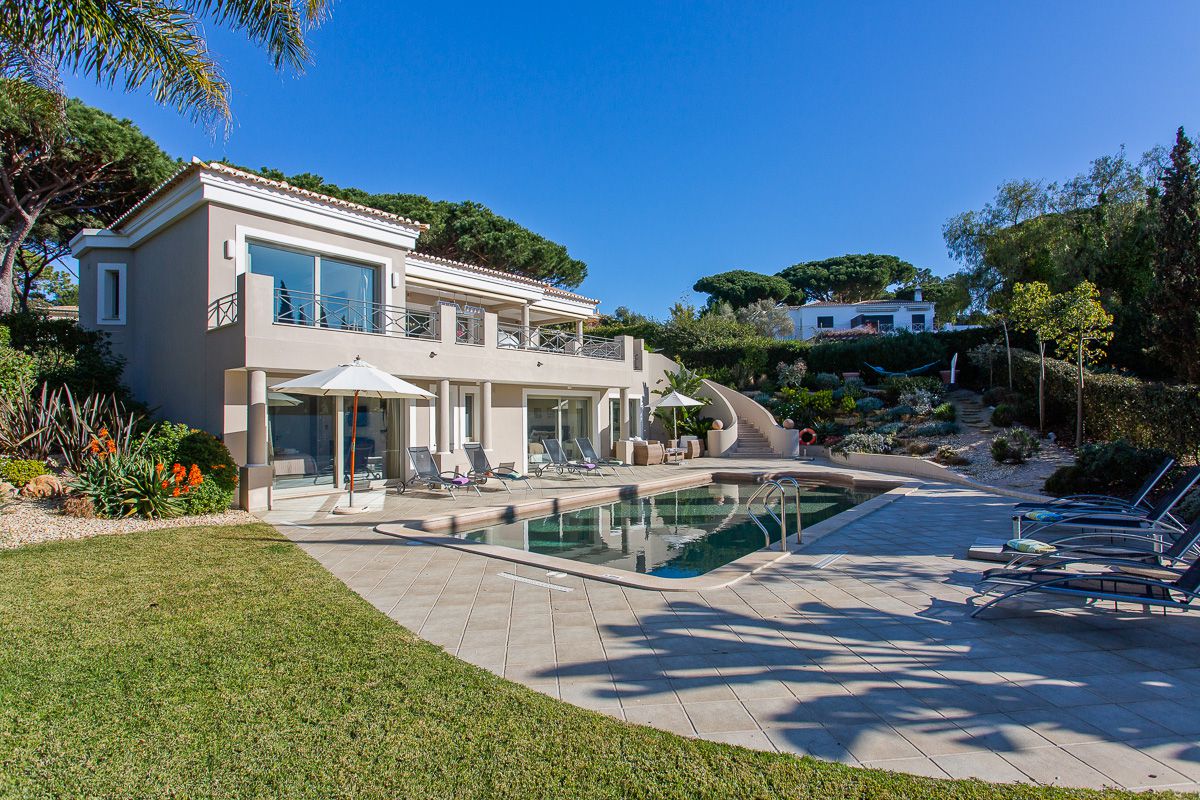 Holiday Villa With 4 Bedrooms Algarve