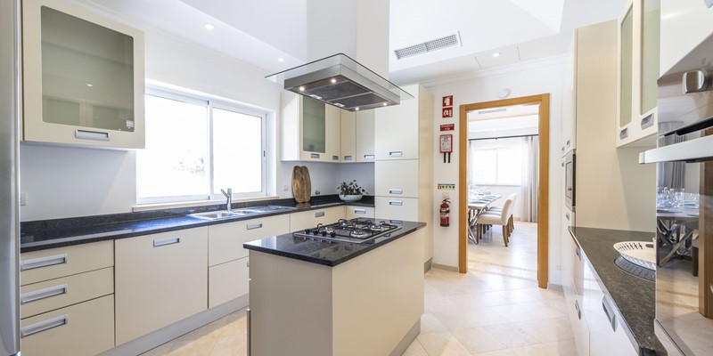 Fully Equipped Modern Kitchen