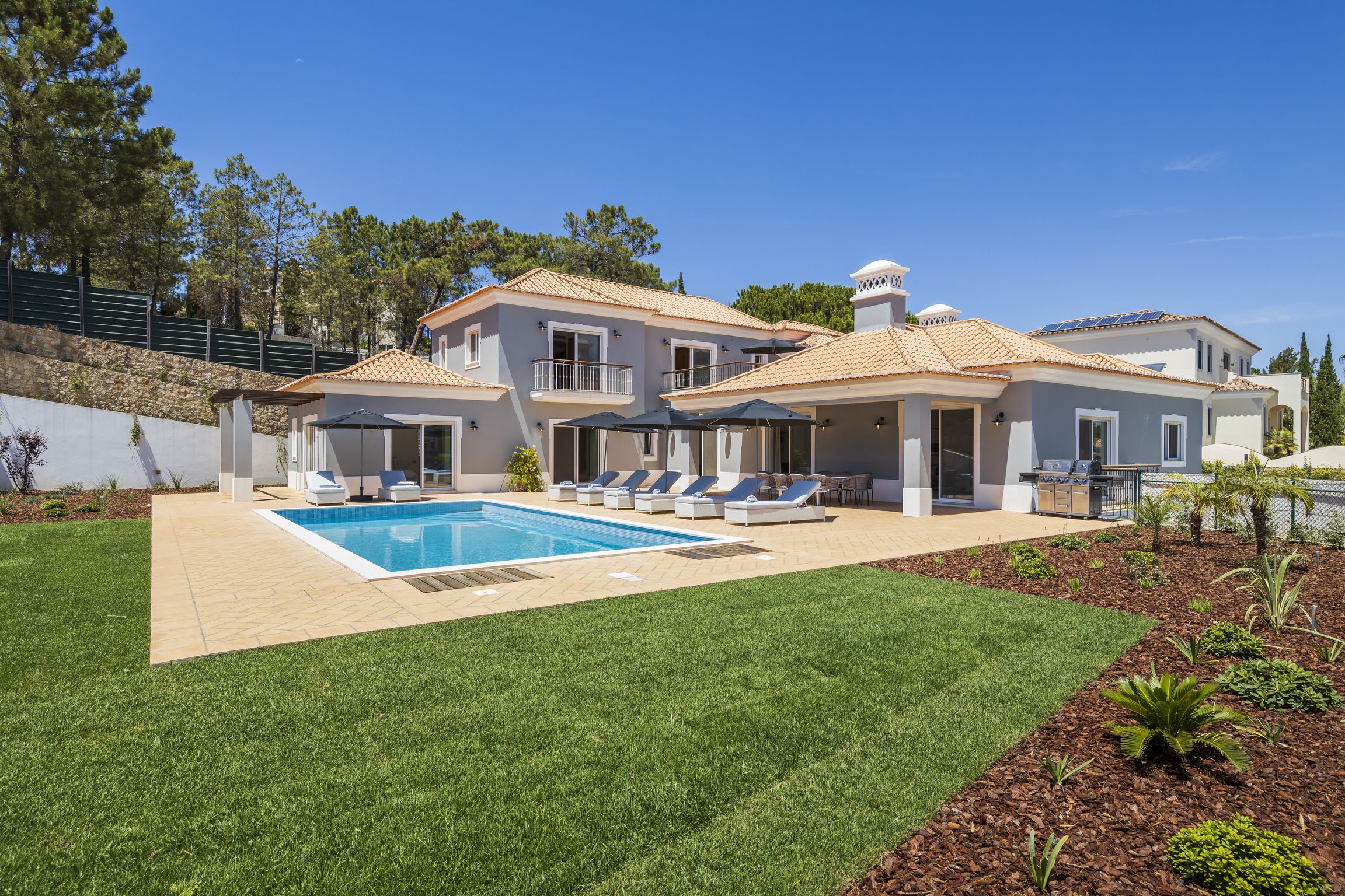 Large Villa To Rent Algarve