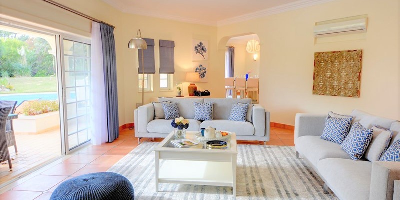 Bright Modern Living Room In Quinta Do Lago Villa