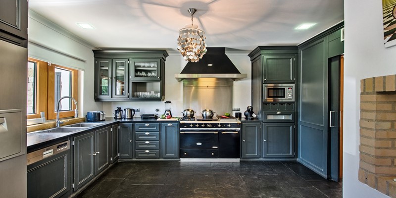 Fully Equipped Kitchen Holiday Villa Rental Vilamoura