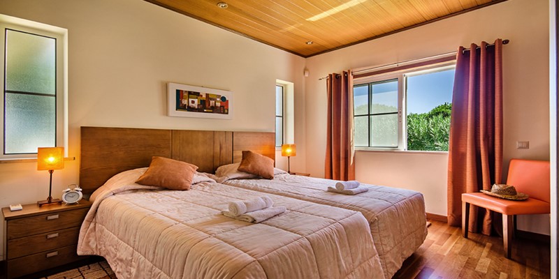 Comfortable Twin Bedroom Rental Vacation Villa Vila Sol