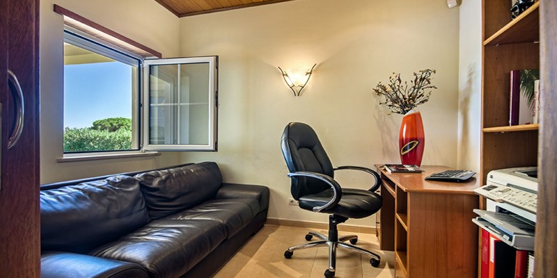 Office Vacation Villa Rental Vila Sol