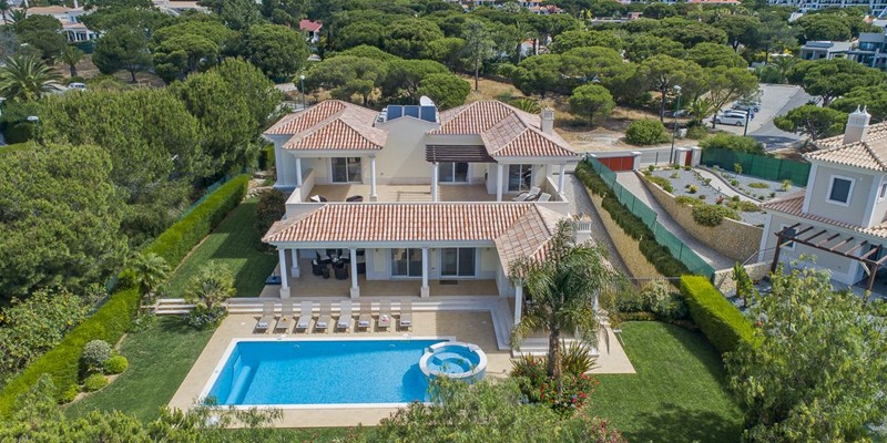 Large Villa To Rent Vila Sol