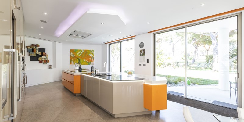 Modern Vacation Villa Kitchen Algarve