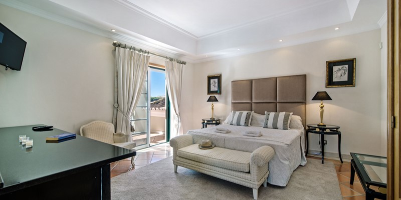 4 Bedroom Villa With Pool To Rent Algarve