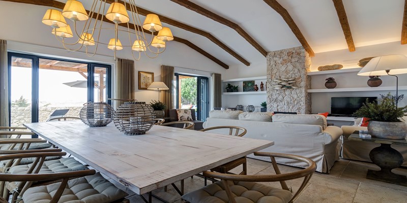 Refurbished Villa For 6 People Algarve