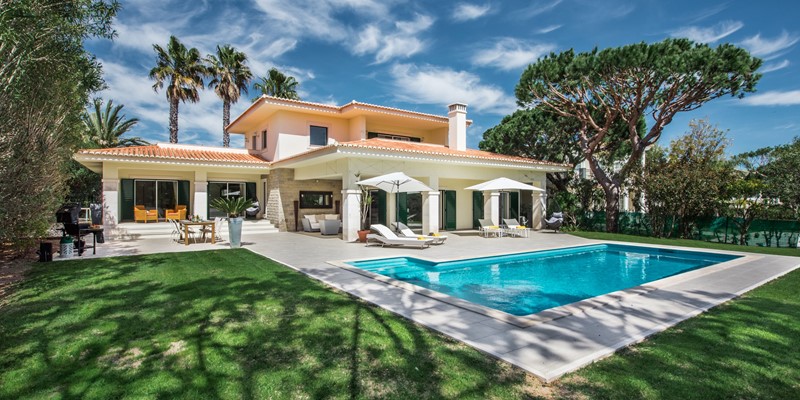 Holiday Villa With Pool For 6 People Algarve