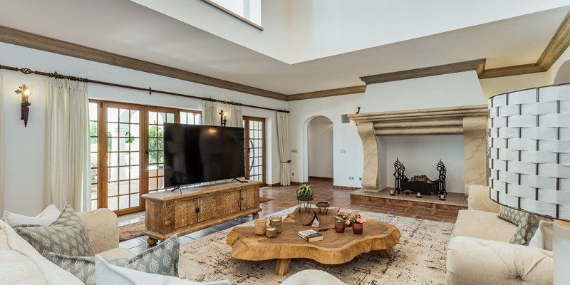 Beautiful Bright Living Room Holiday Villa Rental