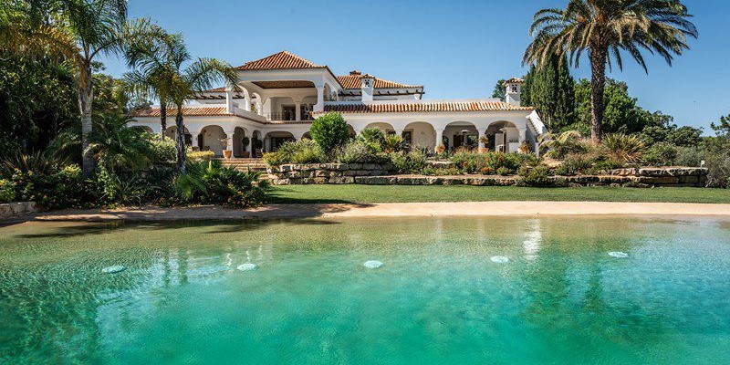 Swimming Pool Holiday Villa Rental