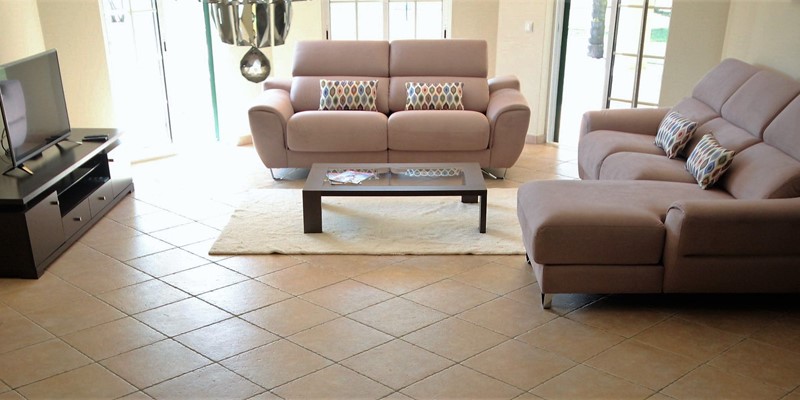 Large Living Room In Villa To Rent Fonte Santa