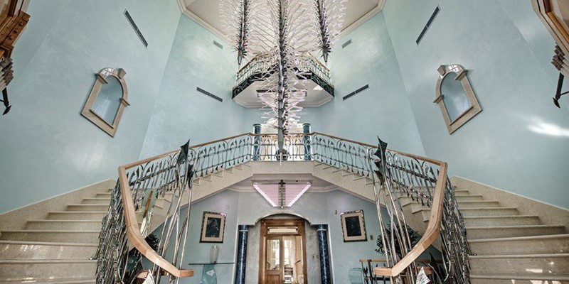 Spectacular Entrance Hall