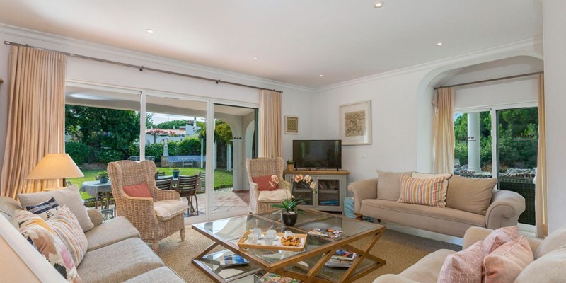 Living Room To Rent Near Vale Do Lobo