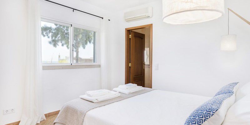 Comfortable Double Bedroom Vacation Villa