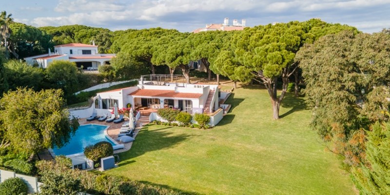 Spacious Garden In Rental Villa Algarve