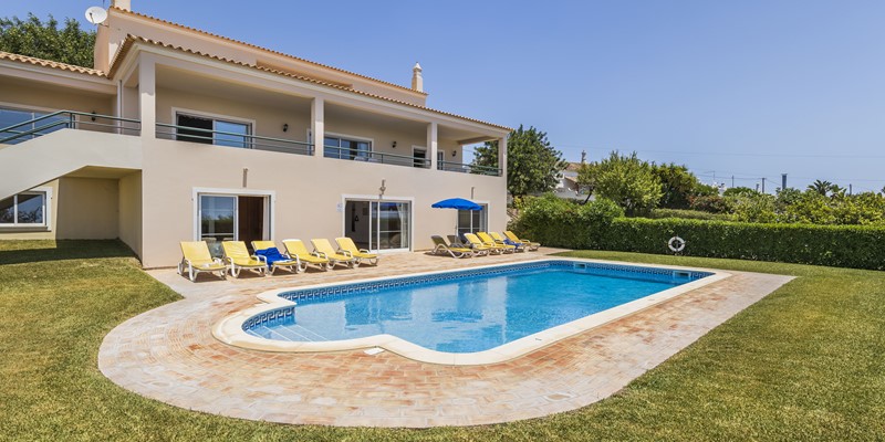 6 Bedroom Villa To Rent In Algarve