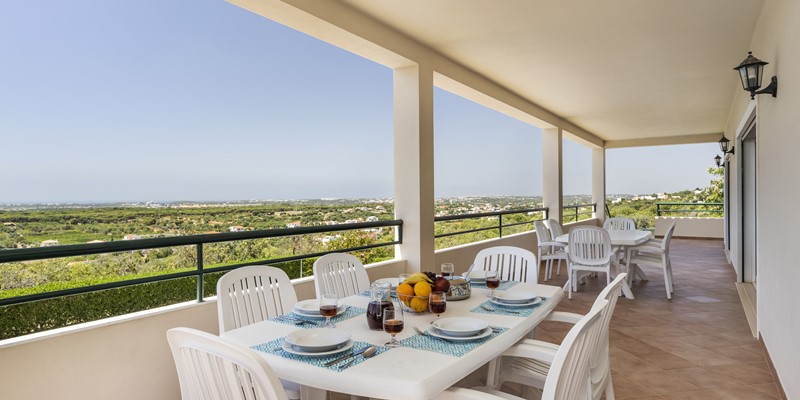 Exterior Shaded Dining Area Holiday Villa Rental